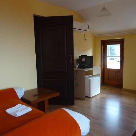 Family Hotel Rose Pavel Banya Exterior photo