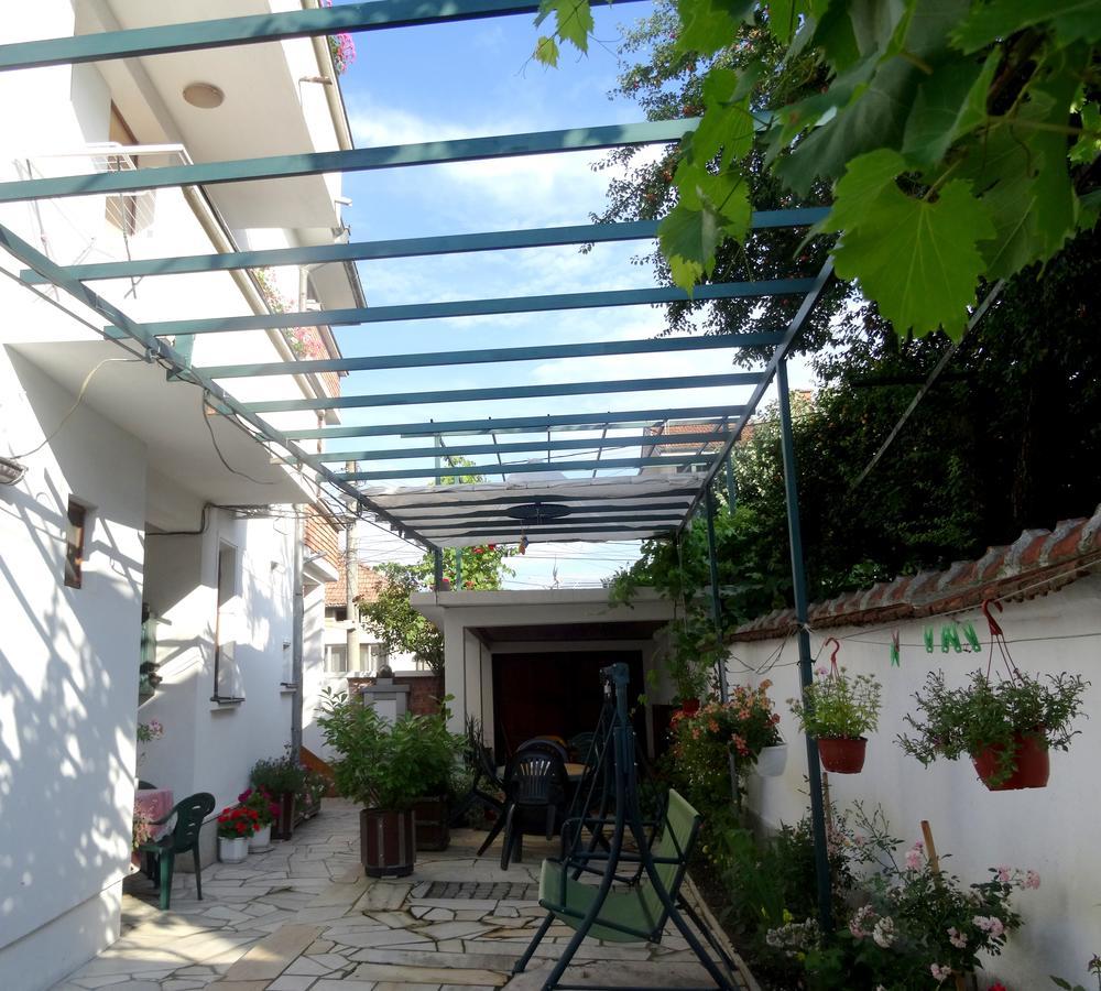 Family Hotel Rose Pavel Banya Exterior photo